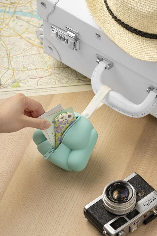7-Eleven x Sanrio 推 8 大卡通糖果色 Mini Pouch  矽膠立體公仔頭方便清潔