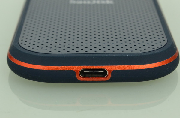 SanDisk Extreme PRO Portable SSD V2 實測！三防設計‧超極速！