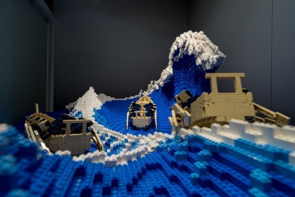 日本 LEGO 神人重現「神奈川沖浪」畫作  立體波浪超像真