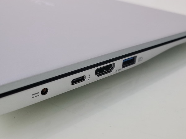 Acer Swift 3 SF314-59 高效輕巧    搭載 8GB Quad Channel 記憶體 