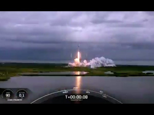 SpaceX 火箭成功單次運送 143 枚衛星 破 2017 年紀錄