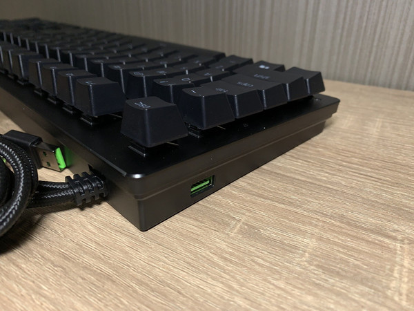 類比光軸遊戲實測 Razer Huntsman V2 Analog【開箱】