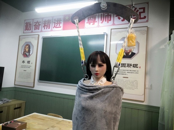中國首間性愛娃娃體驗館遭深圳公安查封 顧客落荒而逃