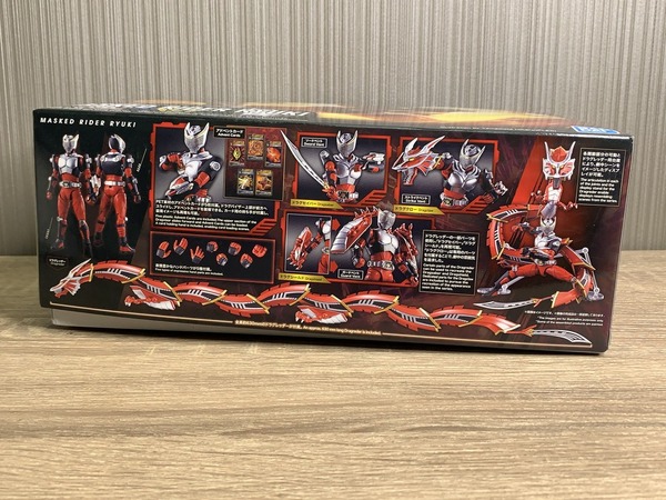 【宅玩意】Figure-rise Standard 幪面超人龍騎開箱