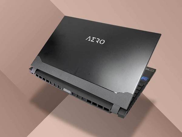Gigabyte AERO 15 OLED 4K XD   首部 Intel 11 代 Core-H45 筆電  