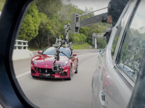 iPhone 12 Pro Max 成 Ferrari 新車短篇電影拍攝器材