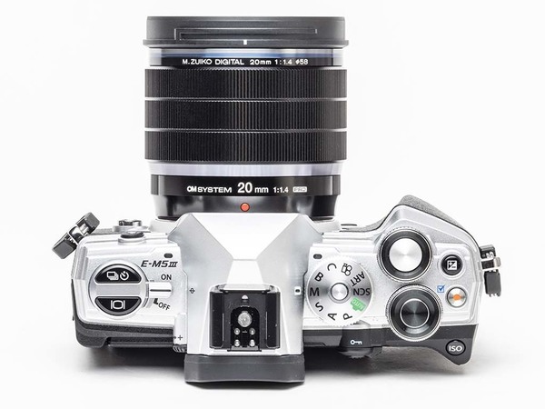 【上手試】史上首支 OM System 鏡頭    20mm F1.4 PRO