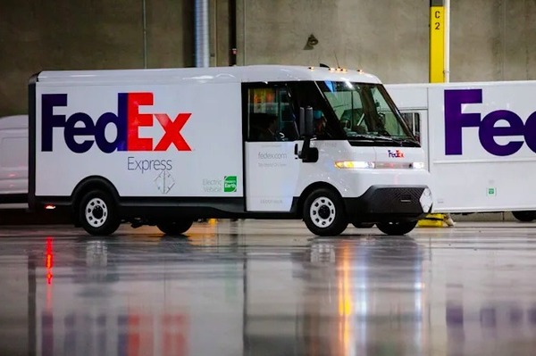 【e＋車路事】FedEx 接收首批電動貨車  目標 2040 年前零碳排放
