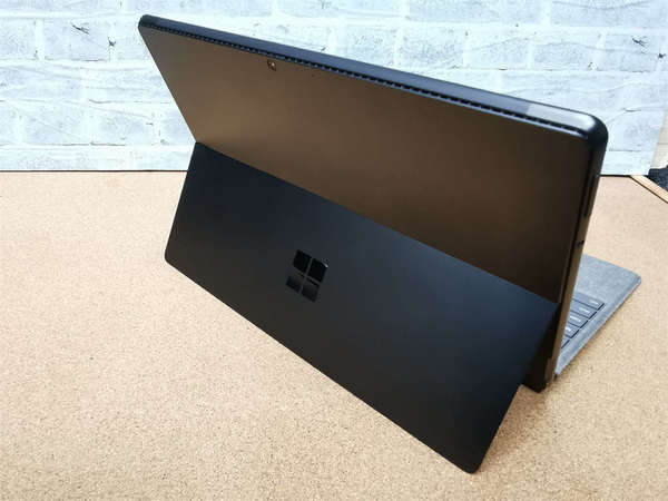【實測】Microsoft Surface Pro 8 平板 靈活變形二合一平板