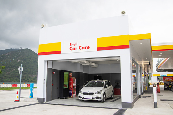 Shell全港首個油電站啟用 最齊全汽車美容 歎住按摩椅等充電 入油換JDM復刻跑車