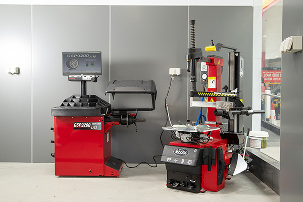 Shell全港首個油電站啟用 最齊全汽車美容 歎住按摩椅等充電 入油換JDM復刻跑車