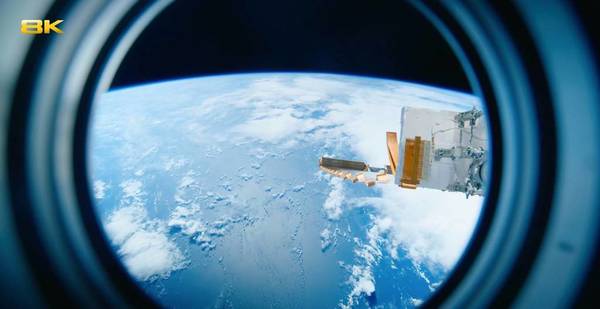 央視發布 8K 超清太空片 神舟十三號航天員拍攝