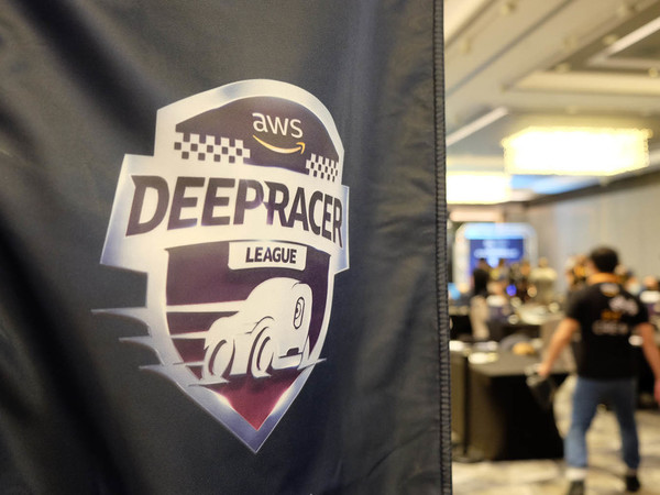 體驗AI ML趣味對決  AWS DeepRacer開放企業參與