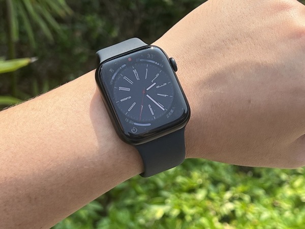 Apple Watch Series 8 / SE 真錶上手試！低電量模式．體溫感測．新介面