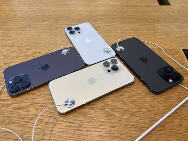 【直擊】Apple iPhone 14 系列正式開賣！14 Pro／Max 暗紫色、太空黑夠吸引