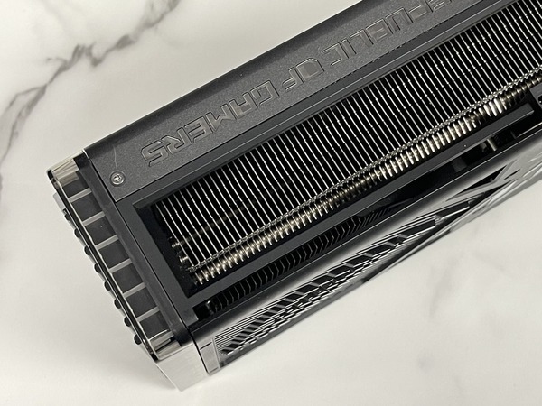【實測】ASUS ROG Strix GeForce RTX 4090 OC！最強卡皇認証！