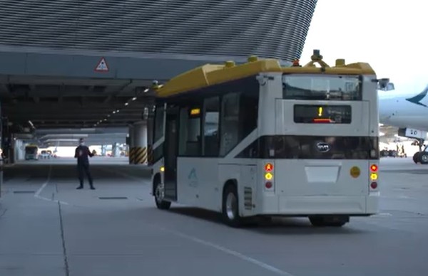 香港機場陸續實現無人駕駛 BYD 電動小巴投入禁區運作
