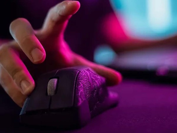 加拿大公司推客製化 Mouse 按用戶手形 3D 掃描製作
