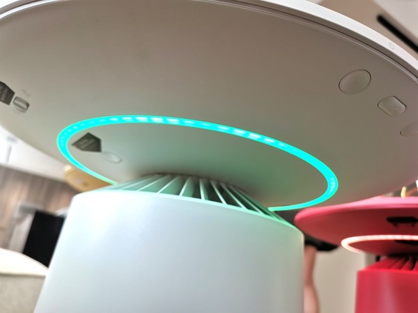 LG PuriCare AeroFurniture 空氣清新茶几 品味設計兼備無線充電功能