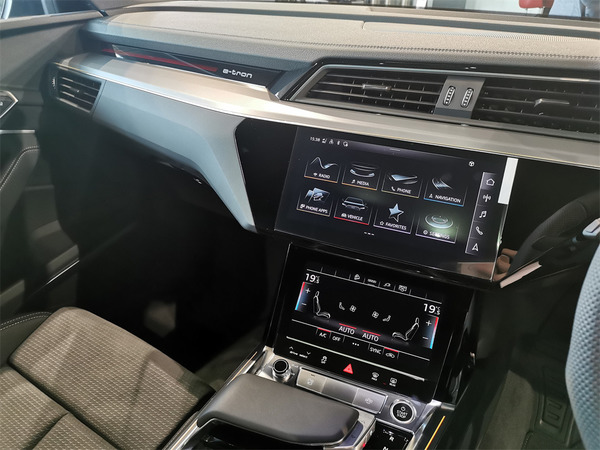 Audi Q8 e-tron 車系正式抵港 超長續航力全新設計