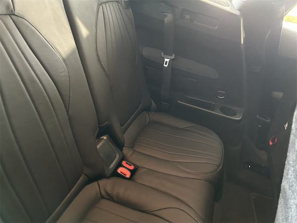 平治 EQS SUV 抵港 豪華配置頂級享受 129 萬開售