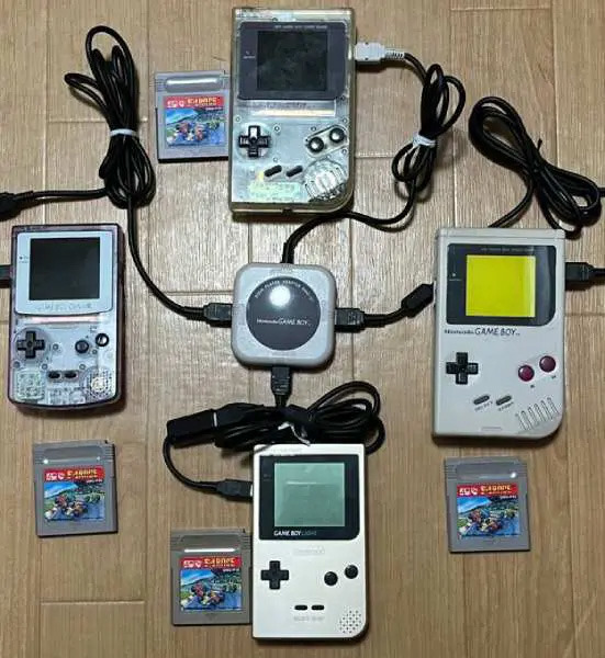 日本玩家花一年實現童年夢想　修復 4 部 Game Boy 達成連線對戰夢