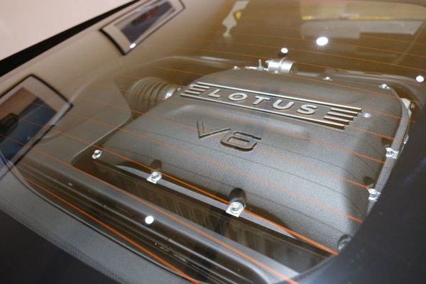 Lotus 汽油跑車最後之作抵港 Emira V6 First Edition 180 萬開賣