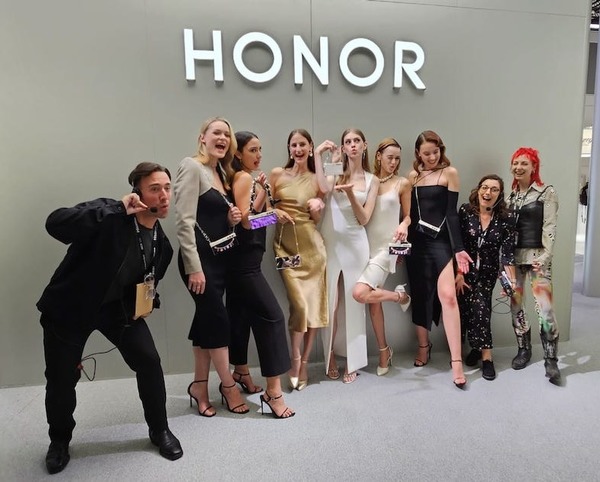 【IFA 2023】Honor V Purse 概念機神秘現身！大玩 Phone on Chain 時尚概念