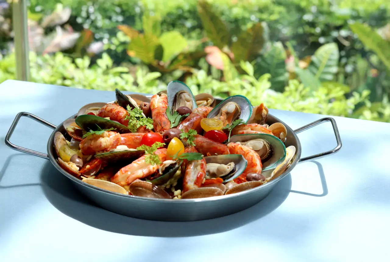 北角歷山酒店自助餐優惠｜聖誕自助餐買2大送1細！人均$257任飲紅酒／宮廷風打卡