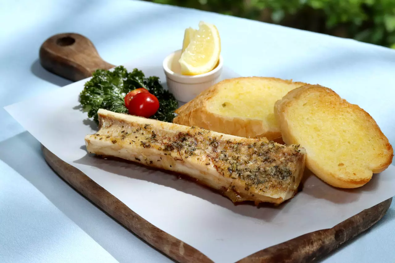 北角歷山酒店自助餐優惠｜聖誕自助餐買2大送1細！人均$257任飲紅酒／宮廷風打卡