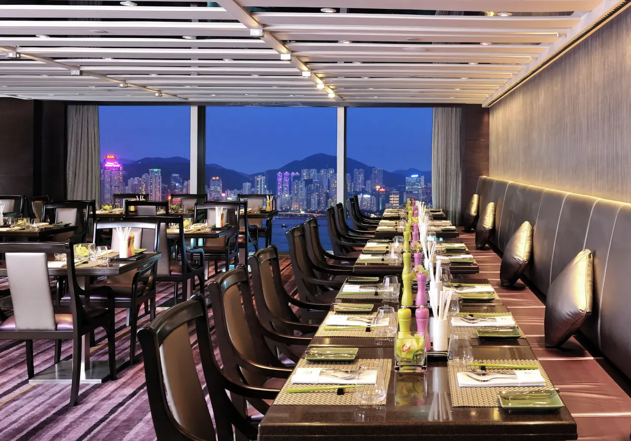 尖沙咀海景嘉福聖誕自助餐|Cafe On M冬日盛宴$749起!任食波士頓龍蝦/皇帝蟹腳/平安夜除夕適用