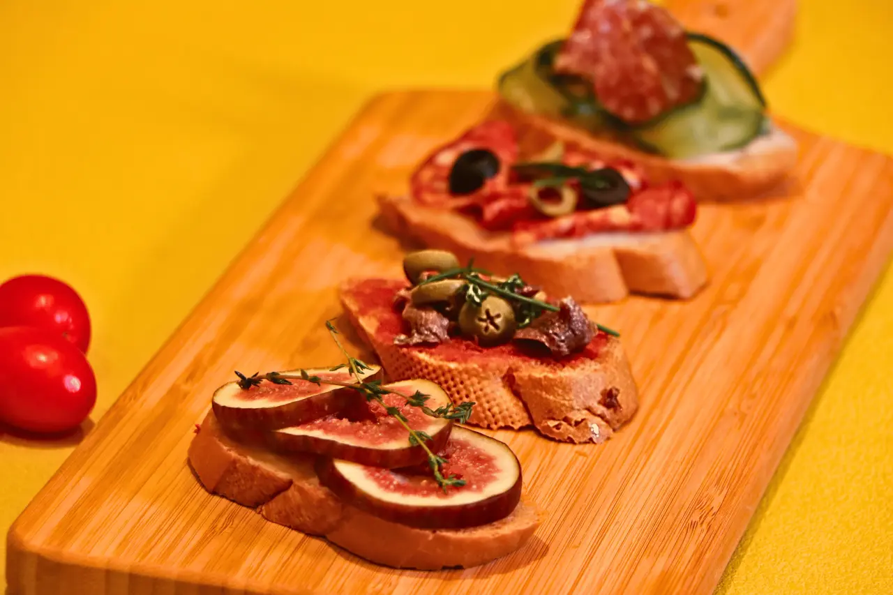 北角海逸酒店自助餐買一送一！人均$281任飲氣泡酒／紅白酒！綠怡咖啡廳早午餐／晚餐優惠