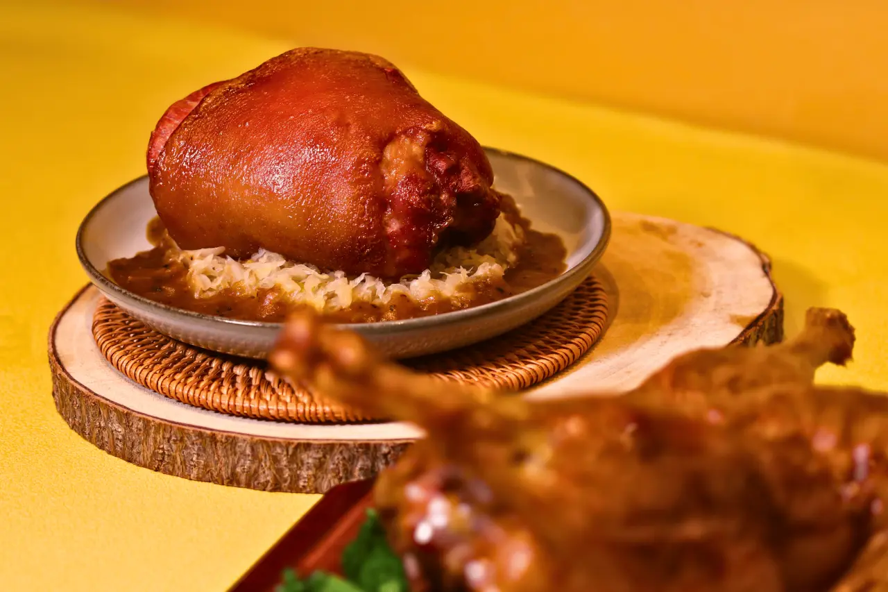 北角海逸酒店自助餐買一送一！人均$281任飲氣泡酒／紅白酒！綠怡咖啡廳早午餐／晚餐優惠