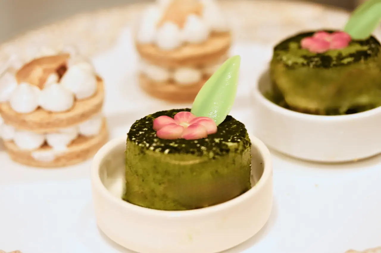 北角海逸酒店自助餐買一送一！人均$281任飲氣泡酒／紅白酒！綠怡咖啡廳早午餐／晚餐優惠