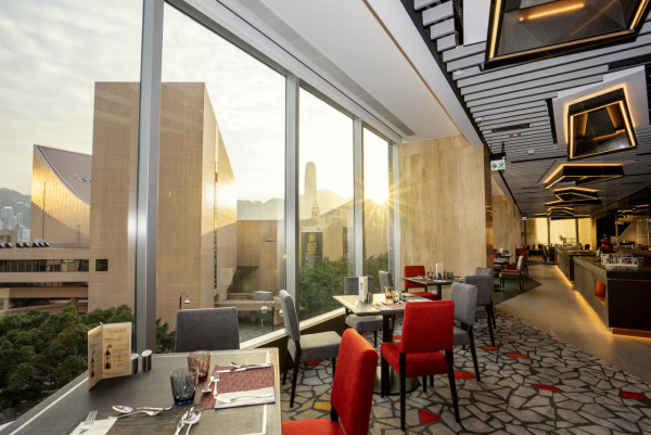 尖沙咀自助餐優惠｜YMCA再臨閣低至64折！任食龍蝦／鮑魚／除夕送煙花飛