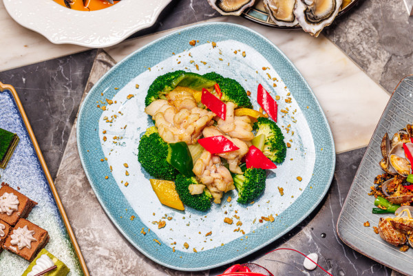 屯門悦品度假酒店半自助餐$116起!火車主題打卡/任食沙律甜品/海鮮晚餐