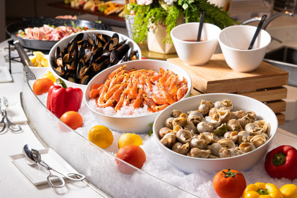 機場富豪酒店自助餐優惠|獨家5折!人均$209任食200款美食/聖誕Buffet適用/無限飲橙汁