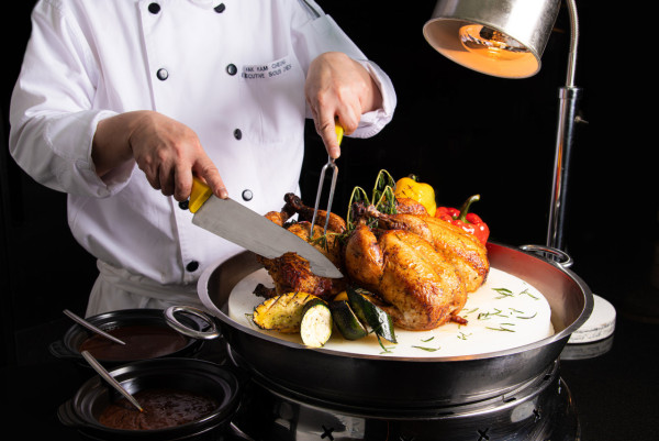 機場富豪酒店自助餐優惠|獨家5折!人均$209任食200款美食/聖誕Buffet適用/無限飲橙汁