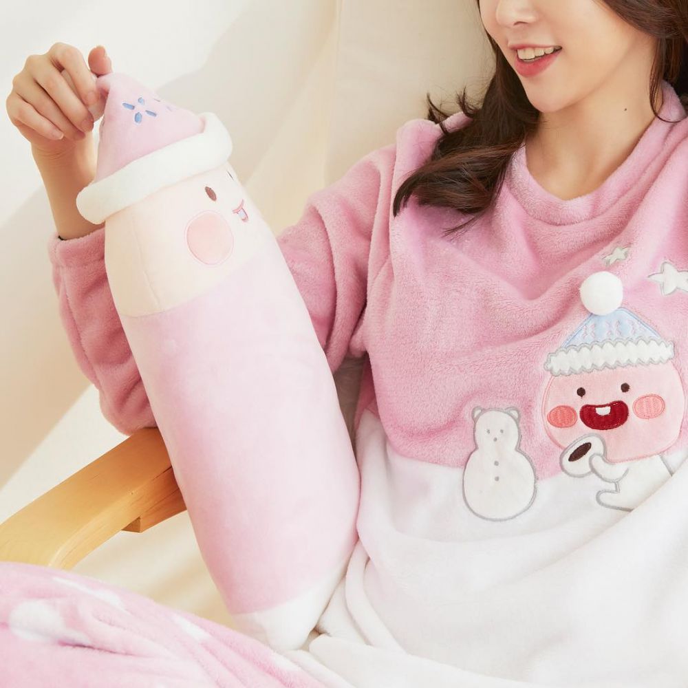 韓國kakao friends推出冬季睡衣系列！Apeach戴著毛毛冷帽！造型超可愛！