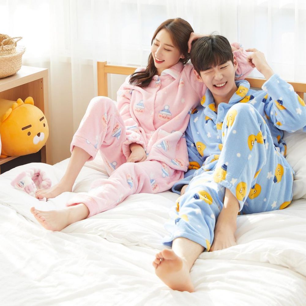韓國kakao friends推出冬季睡衣系列！Apeach戴著毛毛冷帽！造型超可愛！