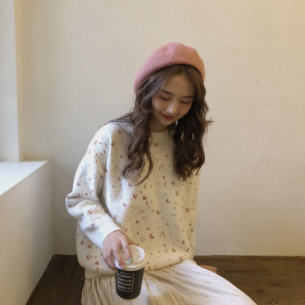 少女風奶油色系套頭毛衣(售價為¥85)