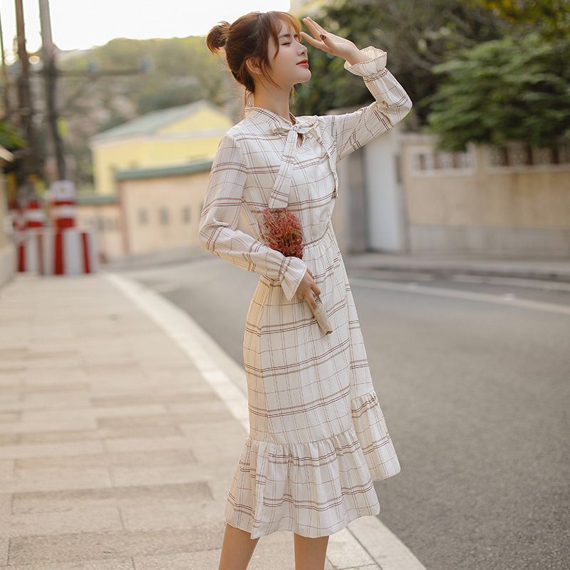 時尚荷葉邊氣質格子連身裙 (售價為¥168)