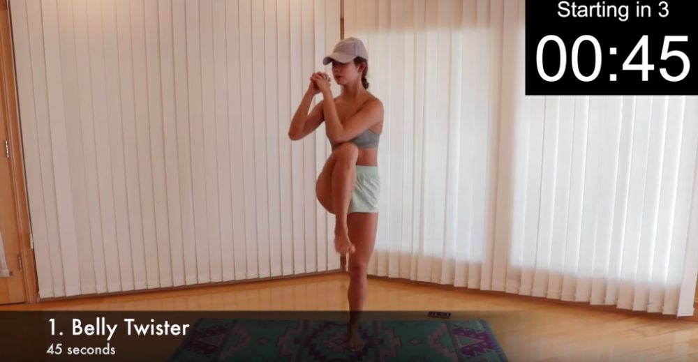 1. 扭腰 (Belly Twister)  左右腳輪流90度提起，然後用手肘觸碰膝蓋～左右扭動腰部可訓練腹肌，具有修身的功效。