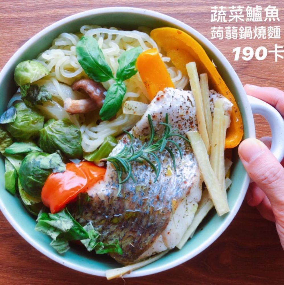 蔬菜鱸魚鍋燒蒟蒻麵
