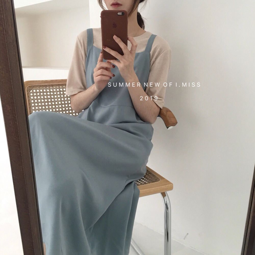 純色圓領褶皺設計短袖連衣裙¥95