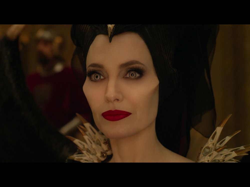 安祖蓮娜祖莉（Angelina Jolie）飾演黑魔后