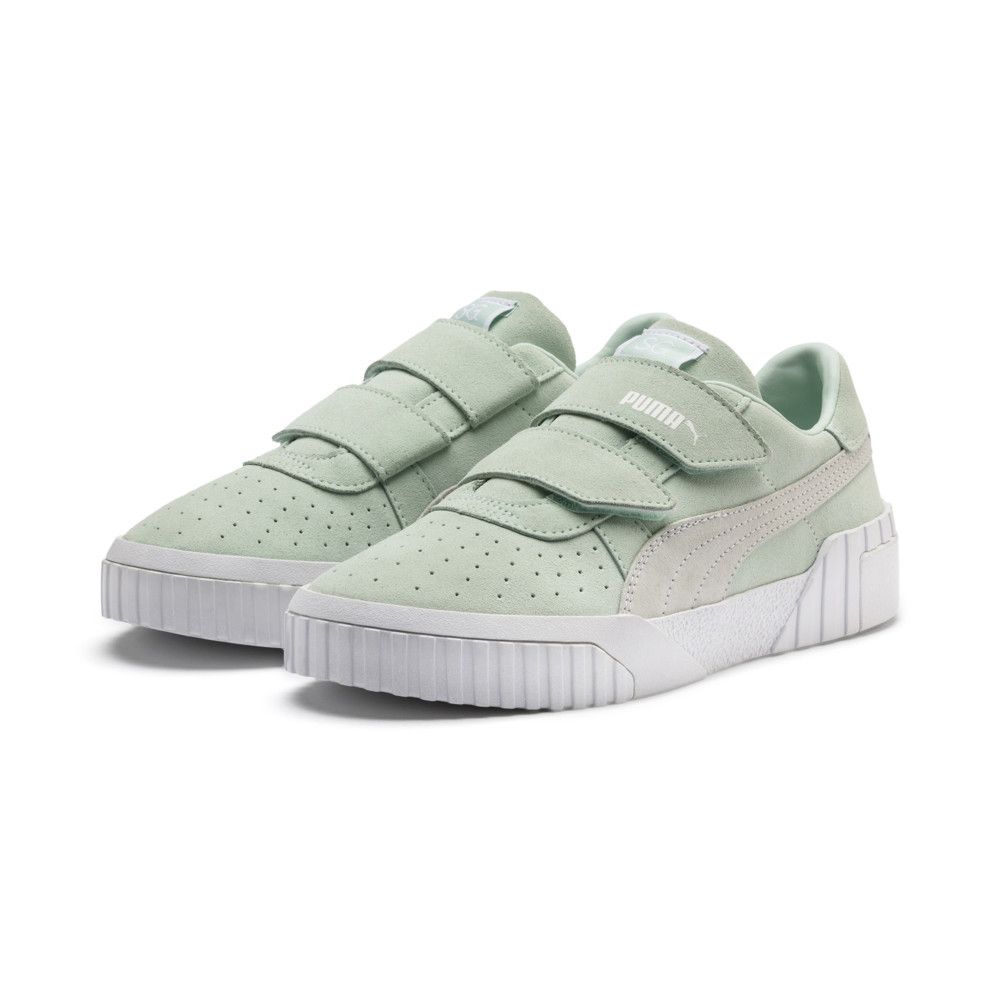 淡綠色波鞋