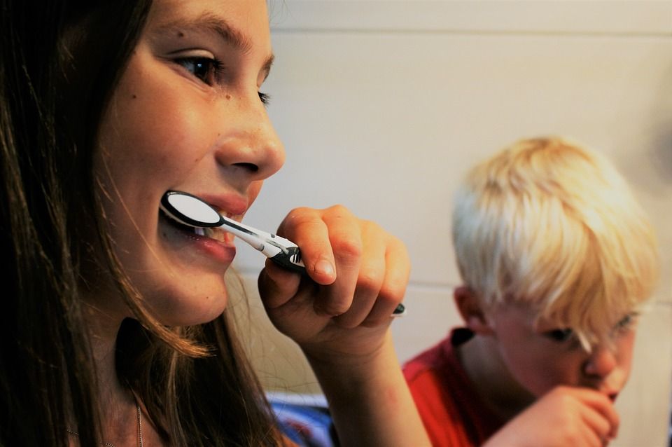 #1刷牙＆洗牙已經有助美白牙齒？