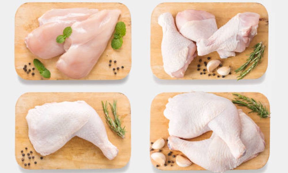 雞下腿肉或雞胸肉：一隻雞下腿肉  138 kcal、4.7g脂肪/80g；雞胸肉   132kcal、2.8g脂肪/2條80克。是減肥及增肌人士的恩物，低卡低脂之餘，屬完全的蛋白質，提供了必需由食物攝取的胺基酸，有助製造肌肉。留意雞脾肉只要去皮，也是一個增肌、減肥的健康選擇。