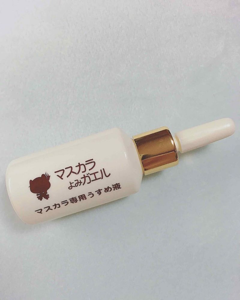 (睫毛膏專用稀釋液)睫毛膏使用一段時間後,可能會乾掉,就這樣扔掉會非常可惜。所以可以把1-2稀釋液滴進睫毛膏裏,便可以繼續使用了! (睫毛膏專用稀釋液)睫毛膏使用一段時間後,可能會乾掉,就這樣扔掉會非常可惜。所以可以把1-2稀釋液滴進睫毛膏裏,便可以繼續使用了!